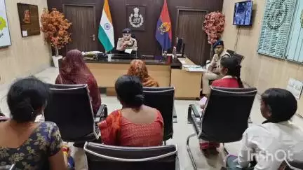 हरदोई: पुलिस ऑफिस में एसपी ने की जनसुनवाई, शिकायत लेकर पहुंचे 47 लोग