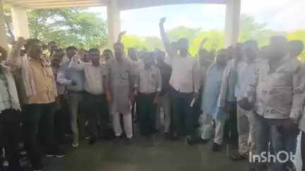 विदिशा नगर: जिले के पंचायत सचिवों ने एकत्रित होकर मुख्यमंत्री के नाम ज्ञापन सौंपा