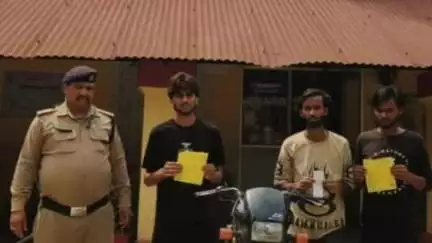 रूड़की: बावन दर्रा के पास गंगनहर किनारे खुलेआम शराब पी रहे तीन युवकों को पुलिस ने किया गिरफ्तार, एक बाइक भी की गई सीज
