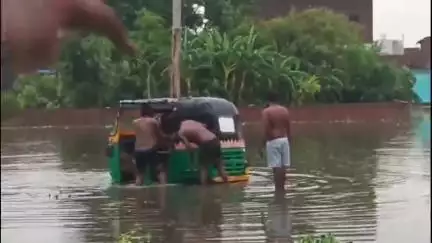 बरेली: कैंट क्षेत्र में बरसात से चनेहटी और प्रकाश कॉलोनी में जलभराव, ग्रामीणों की बढ़ी परेशानी #Jansamasya