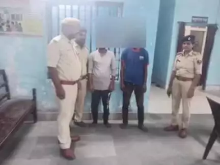 ठाकुरगंज: ठाकुरगंज पुलिस ने घरेलू हिंसा और दहेज उत्पीड़न के दो आरोपियों को गिरफ्तार कर जेल भेजा