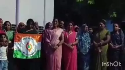 बारां: महिला कांग्रेस ने पुष्पा कॉलोनी में हवाई जहाज हादसे के दिवंगतों को कैंडल जलाकर 2 मिनट का मौन धारण कर श्रद्धांजलि दी