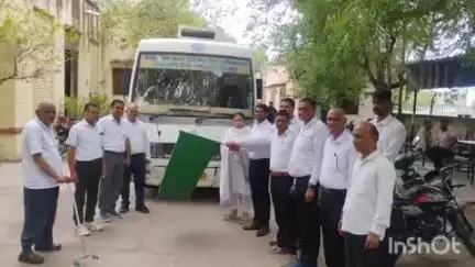 कपासन: कपासन क्षेत्र में आमजन को कानूनी जानकारी देने के लिए नई पहल की शुरुआत, ADJ सोलंकी ने मोबाइल वैन को हरी झंडी दिखाई