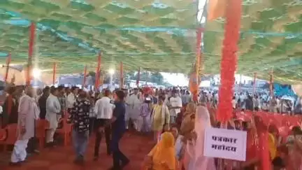 नैनवां: नैनवा ग्वाला के बालाजी मंदिर परिसर में संकल्प से सिद्धि तक अभियान के तहत संकल्प सभा का आयोजन हुआ