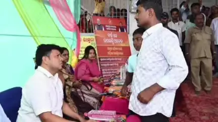 ଛତ୍ରପୁର: ବଡମାଧପୁର ଠାରେ ବିକାଶ ବାହନ ରଥର ଶୁଭାରମ୍ଭ, ଯୋଗଦେଲେ ଛତ୍ରପୁର ବିଧାୟକ
