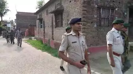 पचरुखी: पीएम के कार्यक्रम को देखते हुए जसौली में पुलिस ने किया फ्लैग मार्च