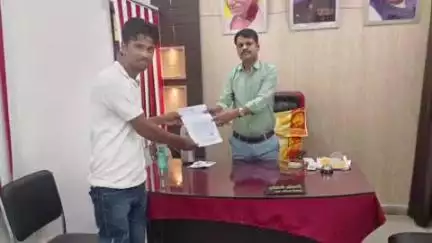 पिड़ावा: पिड़ावा में नाला निर्माण कार्य की गुणवत्ता जांच करवाने की मांग को लेकर पार्षद ने ईओ को सौंपा ज्ञापन