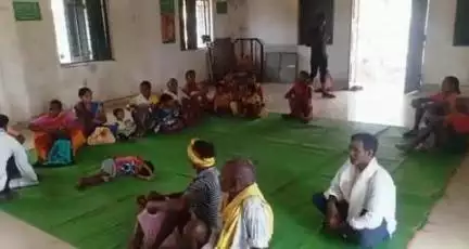 डिंडौरी: गौराकन्हारी गांव में 'धरती आबा जनजातीय ग्राम उत्कर्ष' अभियान के तहत जागरूकता शिविर का हुआ आयोजन