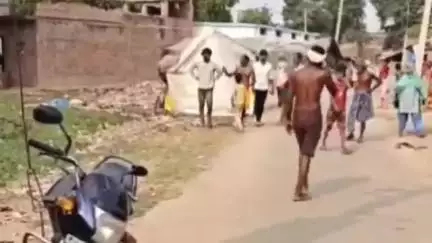 रुदौली: हुनहुना गांव में जमीन की पैमाइश के दौरान हुए विवाद का वीडियो हुआ वायरल, थाने पर की गई शिकायत