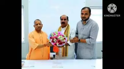 बस्ती: जिले के भाजपा के पूर्व जिला अध्यक्ष और रामनगर के ब्लॉक प्रमुख ने मुख्यमंत्री आदित्यनाथ से मिलने का मामला सामने आया