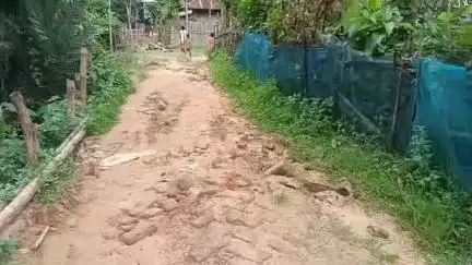 সাব্রুম: রতনমনি এডিসি ভিলেজের মতু মগ পাড়ায় রাস্তার বেহাল দশা,সংস্কারের কোন উদ্যোগ নেই,দ্রুত সংস্কারের দাবি #jansamasya