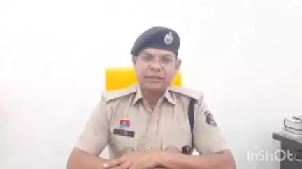 जिले के शनिचरी बाजार में यातायात व्यवस्था को सुव्यवस्थित रखने के लिए वरिष्ठ अधिकारी खुद प्रयास कर रहे हैं