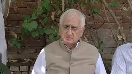 फर्रुखाबाद: सलमान खुर्शीद का विदेश नीति पर बयान, कहा- भारत पर आतंकवाद का हमला हो तो सरकार और हमारे बीच विरोधाभास नहीं होना चाहिए