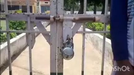 डौण्डी: शाला प्रवेशोत्सव के पहले दिन स्कूल में ढाई घंटे धरने के बाद शिक्षक की मांग पूरी होने पर खुला स्कूल