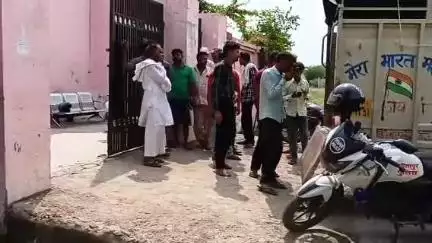 सीतापुर: बेल्हा में खेत में काम करते समय व्यक्ति को जहरीले सांप ने काटा, इलाज के दौरान हुई मौत