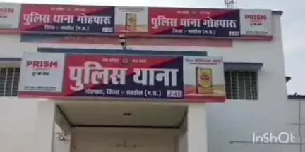 गोहपारु: गोहपारू पुलिस ने जैतपुर चौराहा से एक नाबालिग बालिका को किया दस्तयाब, परिजनों को सौंपा
