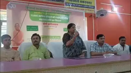 चकरनगर: तहसील सभागार चकरनगर में कृषक दुर्घटना बीमा के लाभार्थियों को मिला ₹5 लाख का चेक, सीएम का लाइव प्रसारण दिखाया गया