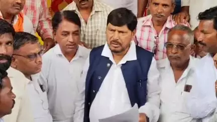हातकणंगले: कुरुंदवाड पाणीपुरवठा योजनेसाठी राज्य सरकारकडे पाठपुरावा करणार केंद्रीय मंत्री आठवले यांचे आश्वासन