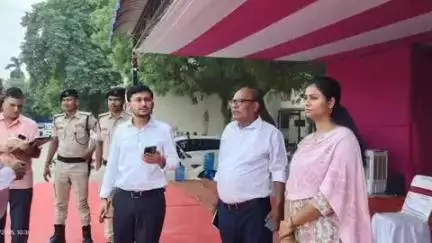 मुशहरी: डीएम ने लंगट सिंह कॉलेज का दौरा किया, 14 जून से होने वाली गृहरक्षकों की शारीरिक दक्षता परीक्षा का निरीक्षण किया