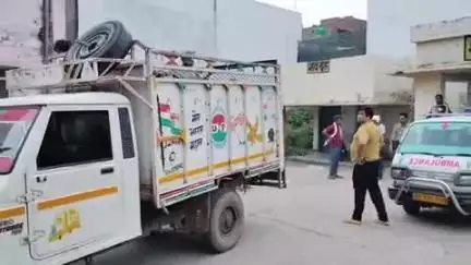 बुलंदशहर: बीबी नगर में दिल्ली पब्लिक स्कूल के निकट अनियंत्रित कार पेड़ से टकराकर खाई में पलटी, दो की मौत और दो घायल