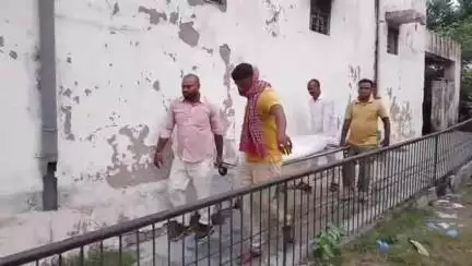 सिवान: गोरीया कोठी पोस्ट ऑफिस के बाबू विजय मांझी की संदिग्ध परिस्थिति में मौत