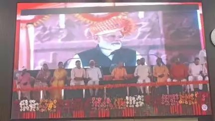 कानपुर: सरसैया घाट के नवीन सभागार में 114 किसानों के परिवारों को मिले पांच-पांच लाख रुपये, सीएम योगी ने किया ऑनलाइन ट्रांसफर
