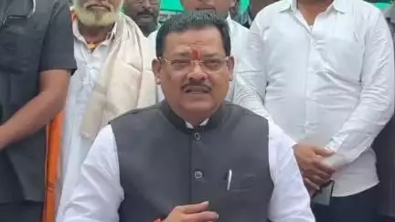 उद्धव ठाकरेंनी फक्त देश सोडून जाऊ नये, मंत्री संजय शिरसाठ यांचा खोचक टोला