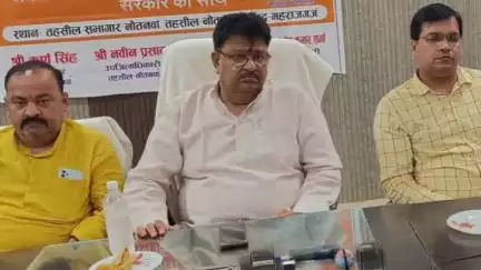 नौतनवा: तहसील सभागार नौतनवा में कृषक दुर्घटना योजना के दो लाभार्थियों को दिया गया अनुग्रह अनुदान प्रमाण पत्र