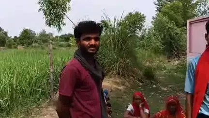 सीतापुर: जनता ढाबा के पास सड़क पर तेज रफ्तार डालें ने ठेलिया को मारी जोरदार टक्कर, ठेलिया चालक की दर्दनाक मौत