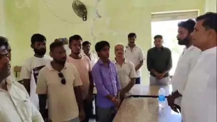 सुमेरपुर: कांग्रेस के पूर्व विधायक प्रत्याशी ने मेवाड़ा के तगतगढ़ में एक निजी होटल में बैठक कर सरकार की कमियों को उजागर किया