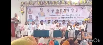 बेमेतरा: बेमेतरा के टाउन हॉल में जिला स्तरीय निषाद समाज के वार्षिक सम्मेलन में विधायक दीपेश साहू शामिल हुए