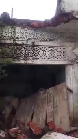 महाराजगंज: बसंतपुर में पहली बारिश में गिरा मकान, कोई हताहत नहीं