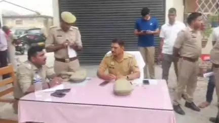 हाटा: हाटा कोतवाली में मोहर्रम के त्योहार को सकुशल संपन्न कराने के लिए पीस कमेटी की बैठक, दिए गए आवश्यक निर्देश