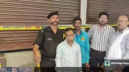 वाराणसी विकास प्राधिकरण ने वार्ड चौक में अवैध निर्माण के खिलाफ की सील की कार्रवाई