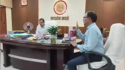 सुपौल: कल सुबह से EVM और VVPAT की फर्स्ट लेवल चेकिंग शुरू, जिला पदाधिकारी ने प्रेस वार्ता में दी जानकारी