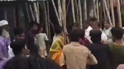 গোয়ালপোখর ১: পাঞ্জিপাড়া এলাকায় জমি বিবাদ কে কেন্দ্র করে দুই পক্ষের মধ্যে সংঘর্ষের বিডিও সোশ্যাল মিডিয়ায় ভাইরাল