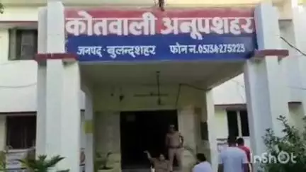 अनूपशहर: अनूपशहर मक्खैना नहर के पास सड़क पर गिट्टी आने से बाइक फिसली, एक व्यक्ति की उपचार के दौरान हुई मौत, दो लोग घायल