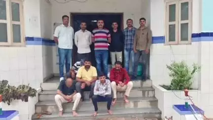 ઘોઘા: પડવા ગામ પાવર પ્લાન્ટ પાસે વાડી વિસ્તારમાં જુગાર રમી રહેલ 5 ઇસમોને ઘોઘા પોલીસે ઝડપી લીધા
