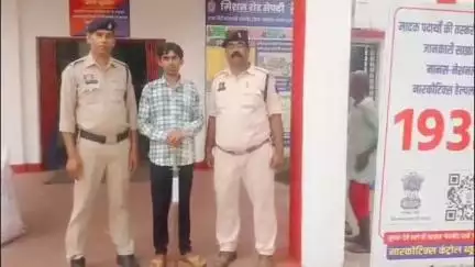 जांजगीर: खोखरा में तलवारनुमा हथियार लहराकर दहशत फैलाने वाला युवक गिरफ्तार, थाना जांजगीर पुलिस की कार्रवाई
