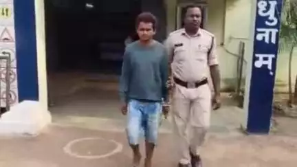 तिल्दा: सासाहोली रेलवे ओवर ब्रिज के नीचे चाकू दिखाकर आम लोगों को डराने वाले युवक को नेवरा पुलिस ने किया गिरफ्तार