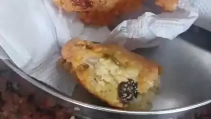 മുകുന്ദപുരം: പരിപ്പുവടയിൽ ചത്ത തേരട്ട, പുതുക്കാട് സെന്ററിലെ ബേക്കറി അടച്ചുപൂട്ടി