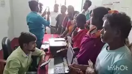 कुंडहित: पीएम जनमन अभियान के तहत नगरी और धेनुकडिह में शिविर का आयोजन