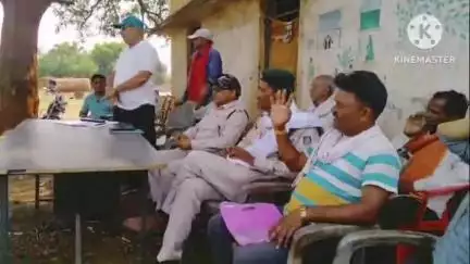 चंदिया: वन विभाग द्वारा ग्राम कौड़िया में जन चौपाल का आयोजन किया गया