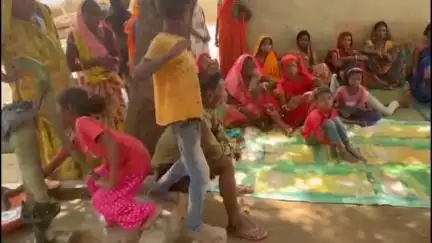 बाराचट्टी: बाराचट्टी प्रखंड के पतलुका पंचायत के हाहेसाँडी गांव में भाकपा माले के नेतृत्व में ग्रामीणों के साथ बैठक