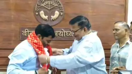 बीकापुर: ग्रामीण स्वर्णकार समाज सेवा संस्थान के पदाधिकारियों ने SDM बीकापुर और तहसीलदार को सम्मानित किया