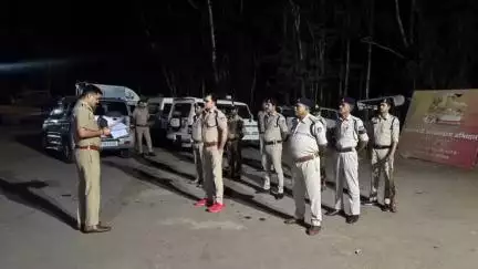 रामपुर नैकिन: रामपुर नैकिन पुलिस ने तीन स्थायी और 12 गिरफ्तारी वारंटियों को पकड़ा