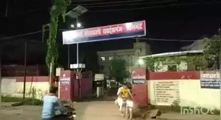रॉबर्ट्सगंज: बहुअरा गांव में शादी समारोह में शराबियों ने मचाया उत्पात, मना करने पर रास्ते में रोककर पीटा