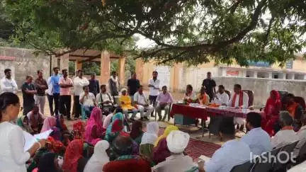 आमाडांड में मंत्री श्याम बिहारी जायसवाल ने चौपाल लगाई, गांववालों से किया आत्मीय संवाद