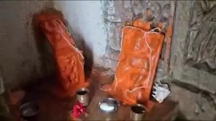 छतरपुर: अचट्ट गांव का चतुर्भुज मंदिर पुरातत्व विभाग के अधीन, खुदाई में निकलती हैं पौराणिक प्रतिमाएं