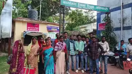 जशपुर: स्कूल बंद, ग्रामीण आक्रोशित – कलेक्टर और जिला शिक्षा अधिकारी को सौंपा ज्ञापन, स्कूल की पुनः संचालन की मांग। #jansamasya